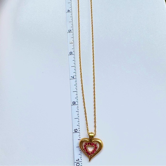 Stunning Gold Tone Necklace Double Heart Pendant Ruby Red Rhinestones VTG Y2K - Picture 3 of 5